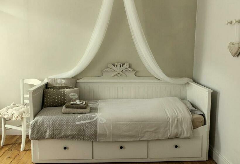 膳宿费 Aux Petits Bonheurs