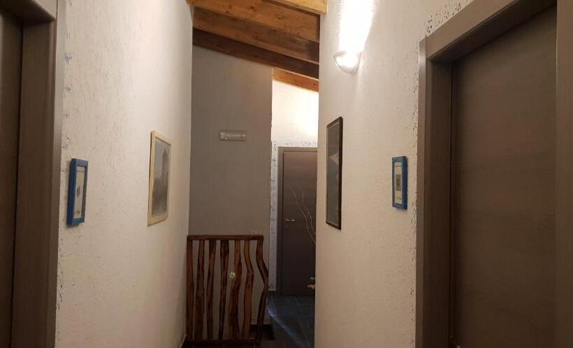 펜션 S Apposentu Teuladesu Affittacamere Del Ristorante Da Stefano