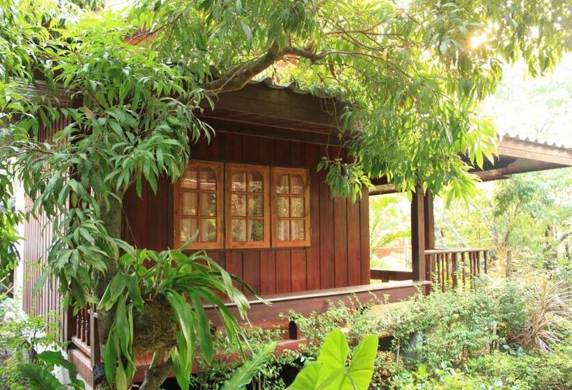 Baansuan Lychee Maeklong Resort Ampawa