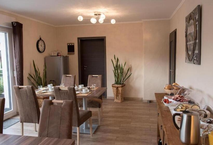 ベッドアンドブレックファースト Gästehaus Eifelzauber