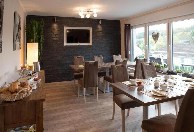 ベッドアンドブレックファースト Gästehaus Eifelzauber