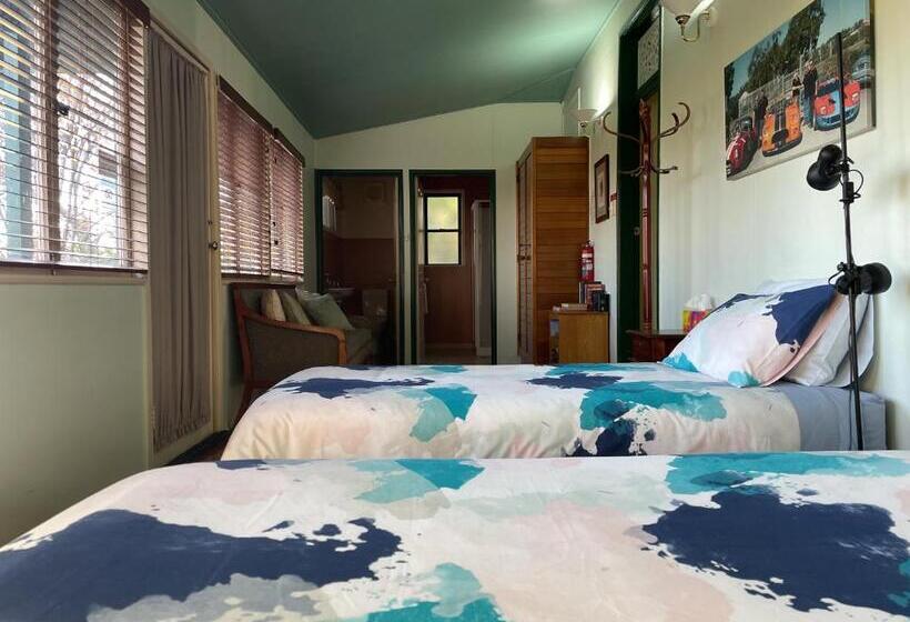 ペンション Pitstop Lodge Guesthouse B&b