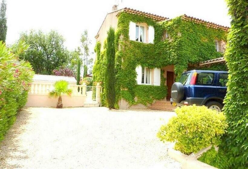 펜션 Villa Clairelou