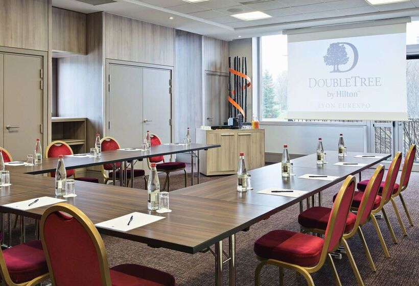 هتل Doubletree By Hilton Lyon Eurexpo & Spa