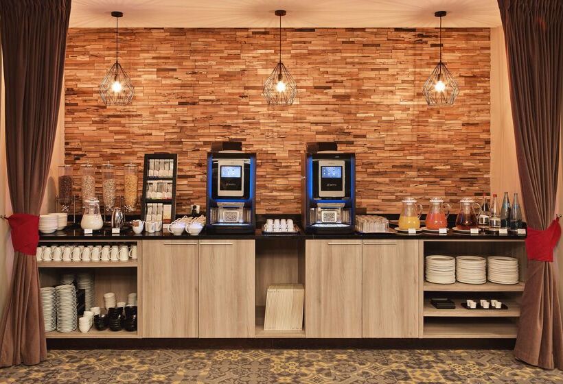 هتل Doubletree By Hilton Lyon Eurexpo & Spa