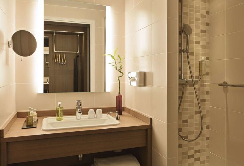 هتل Doubletree By Hilton Lyon Eurexpo & Spa
