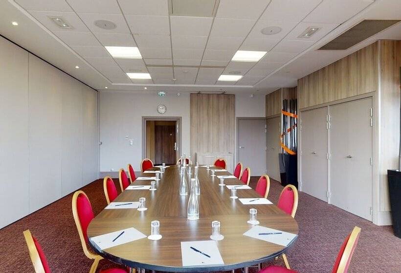 هتل Doubletree By Hilton Lyon Eurexpo & Spa