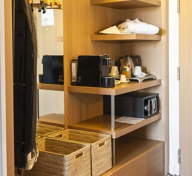 هتل Doubletree By Hilton Lyon Eurexpo & Spa