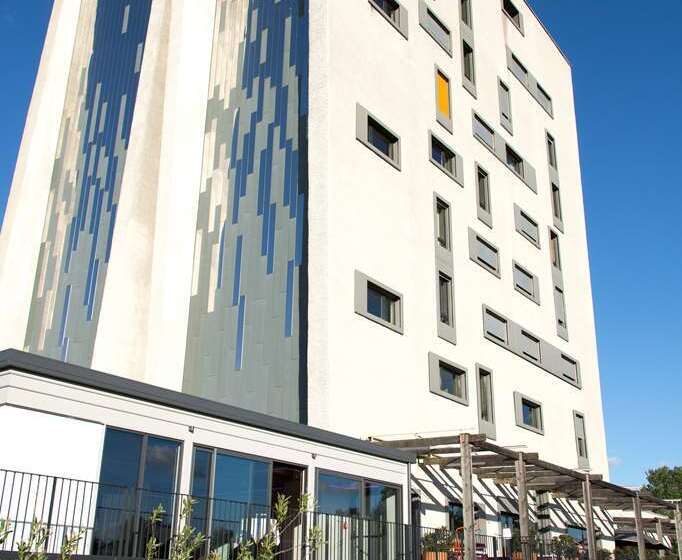 هتل Doubletree By Hilton Lyon Eurexpo & Spa