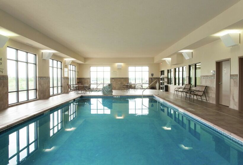 هتل Hampton Inn & Suites Ankeny