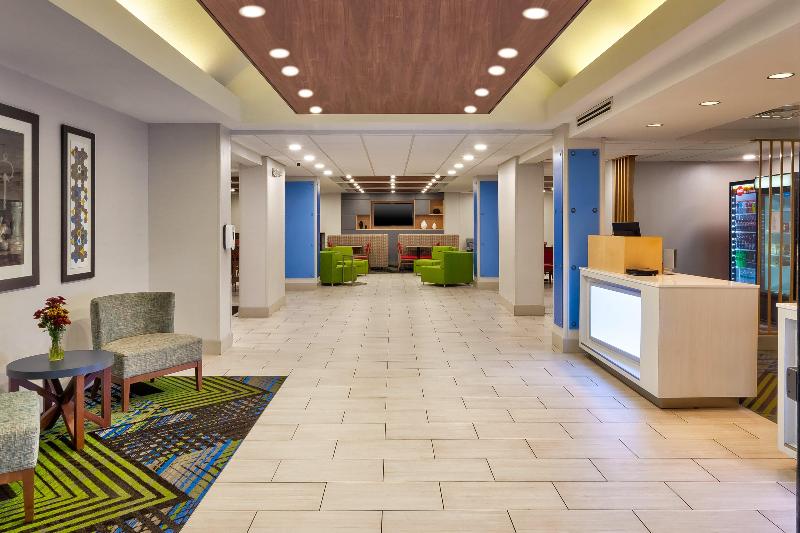 هتل Holiday Inn Express & Suites Chesapeake, An Ihg