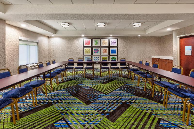هتل Holiday Inn Express & Suites Chesapeake, An Ihg