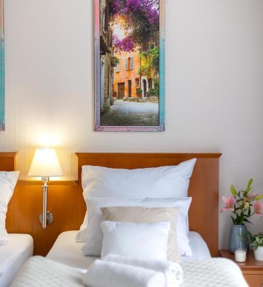 هتل Sofia By The Railway Station Wroclaw