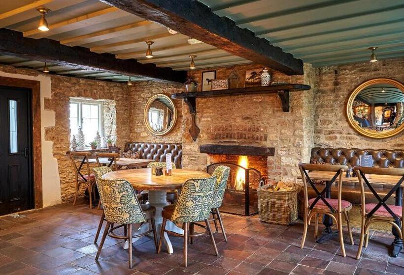 فندق The Horse And Groom Inn