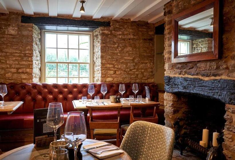 فندق The Horse And Groom Inn