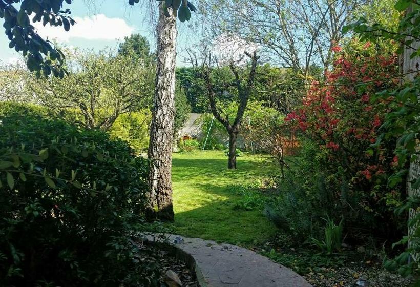צימר Chambre Avec Jardin Pierre Curie