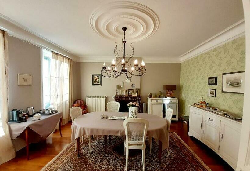 مبيت وإفطار Fleur De Senon