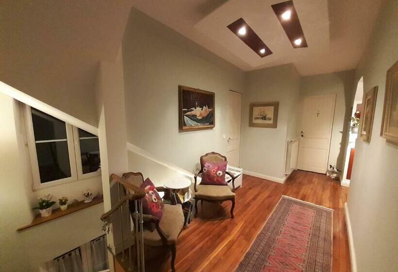 مبيت وإفطار Fleur De Senon