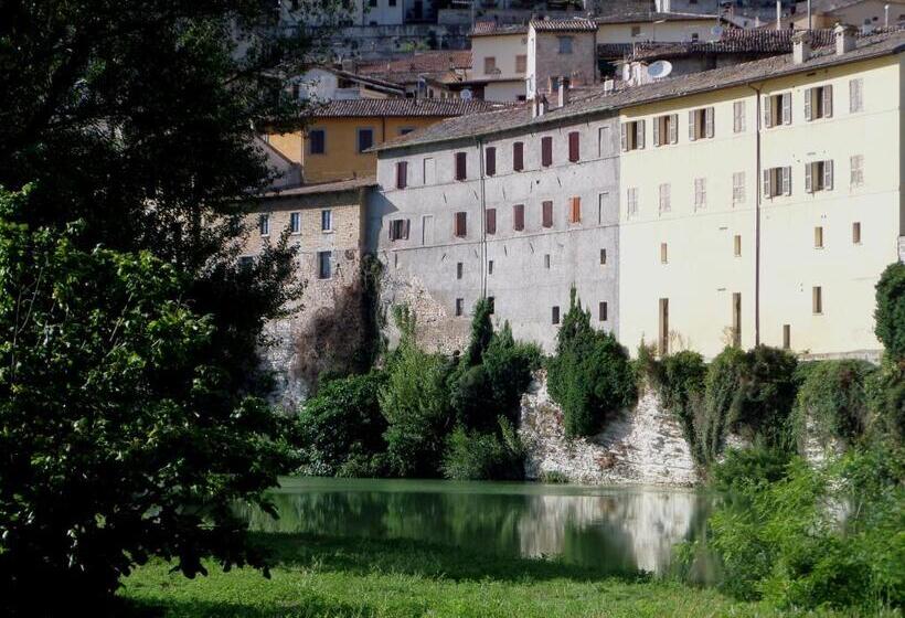 مبيت وإفطار La Finestra Sul Fiume