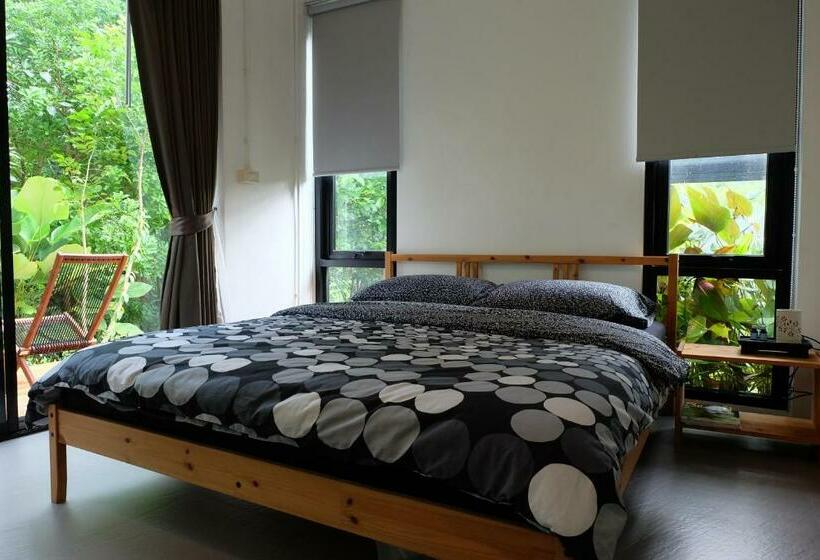 تختخواب و صبحانه Rivercreek Estate