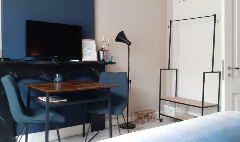 پانسیون Verzorgde Kamer In Monumentenpand