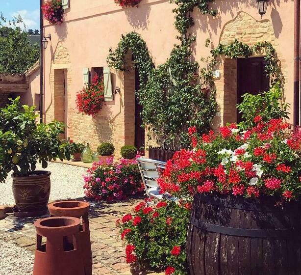 مبيت وإفطار Casale Delle Rondini