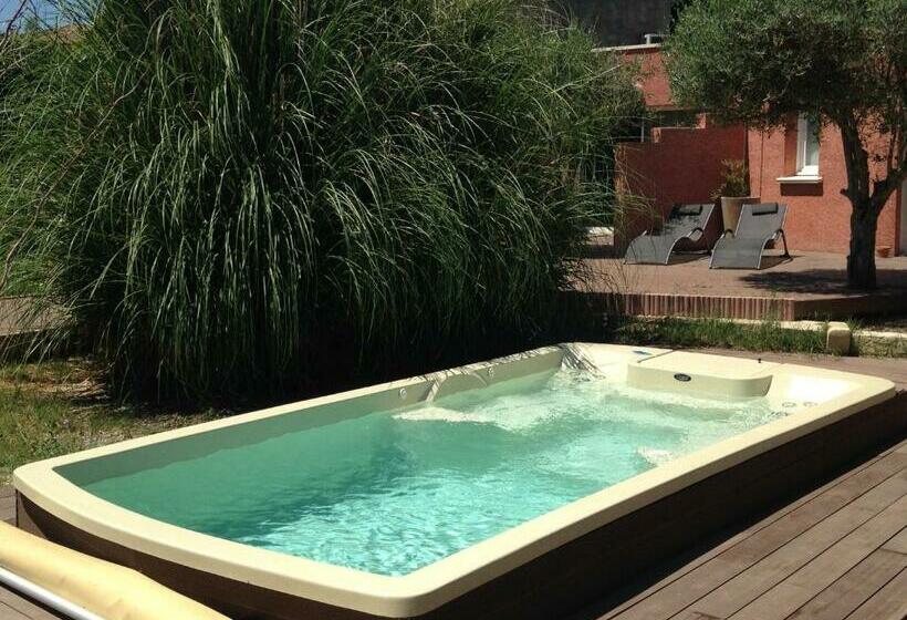 住宿加早餐  De La Suite Dans Les Oliviers