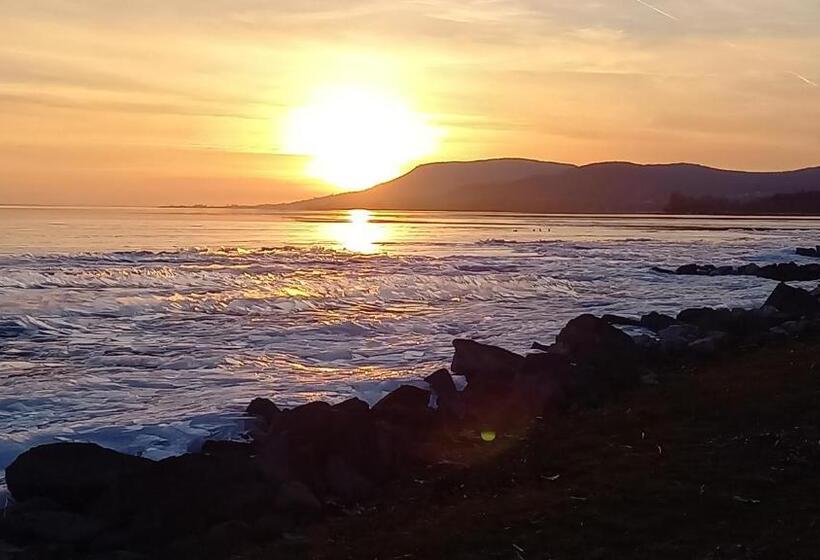 بنسيون Aqua Apartman