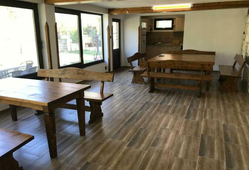 ペンション Neda S House