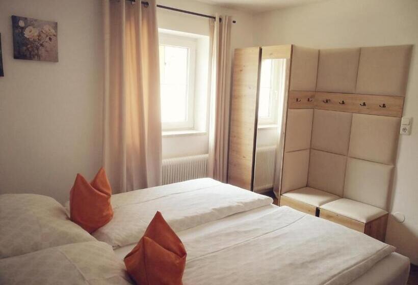 ユースホステル Landgasthof Peterbauer