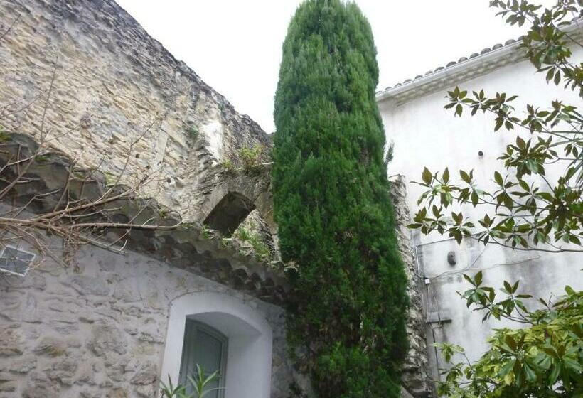 تختخواب و صبحانه Le Cloitre Du Couvent