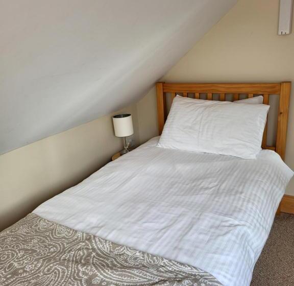 مبيت وإفطار Riverside Glanworth
