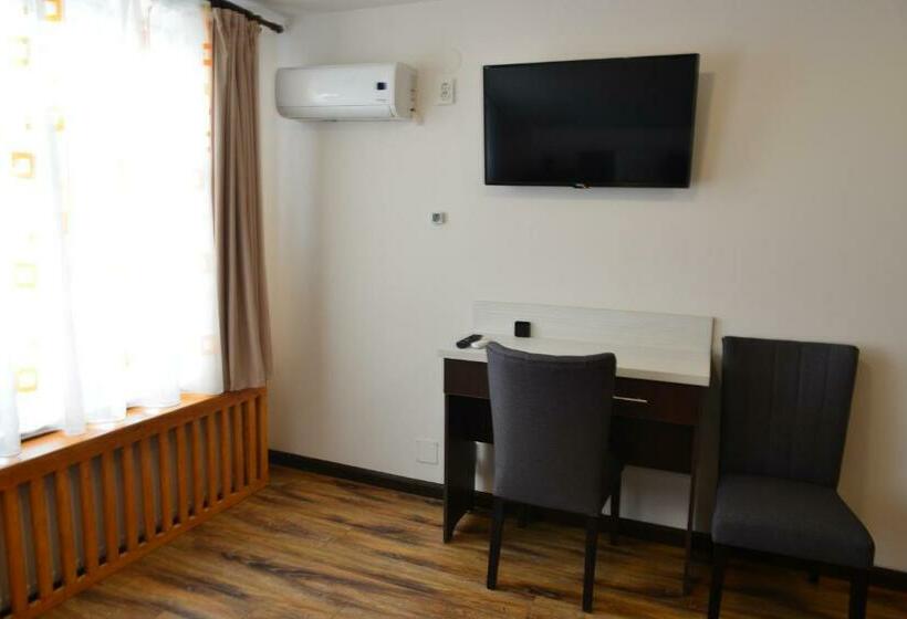 פנסיון Casa Caprioara