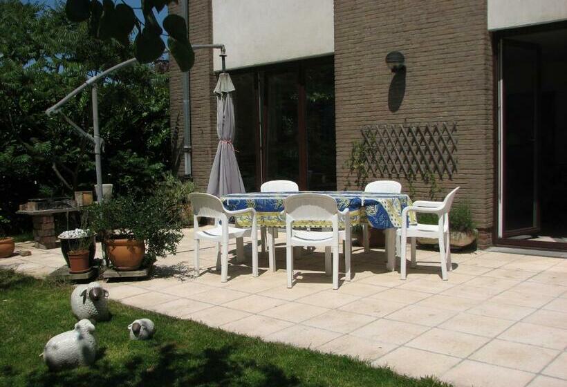 Prince D Orange Bed & Breakfast