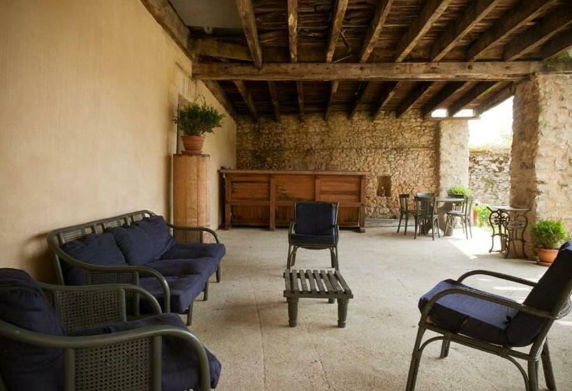 مبيت وإفطار Chambre D Hôtes Des Grands Moulins De Baugé