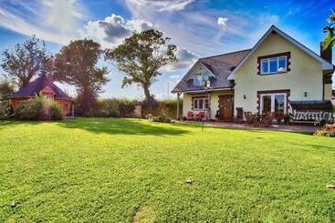 Henbere Farm B&b