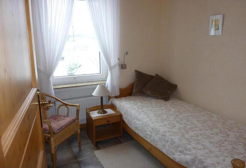 ペンション Weingut Brennerei Gästehaus Emil Dauns