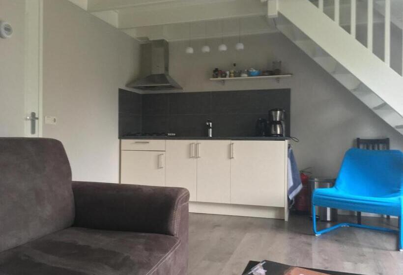 مبيت وإفطار T Laaisterplakky