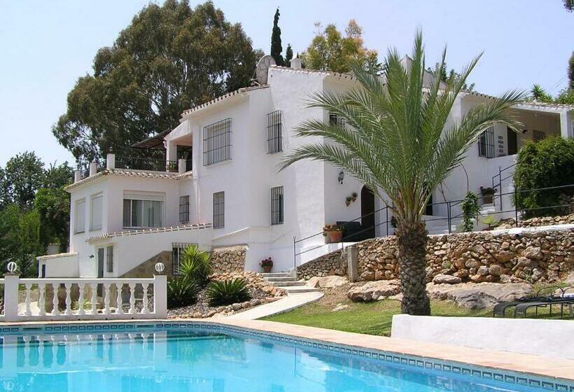 Villa Morera Bed & Breakfast