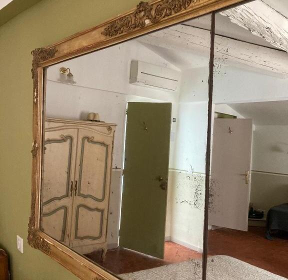 تختخواب و صبحانه La Maison D Odette