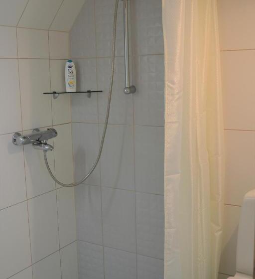Kraavi Guest Hostel