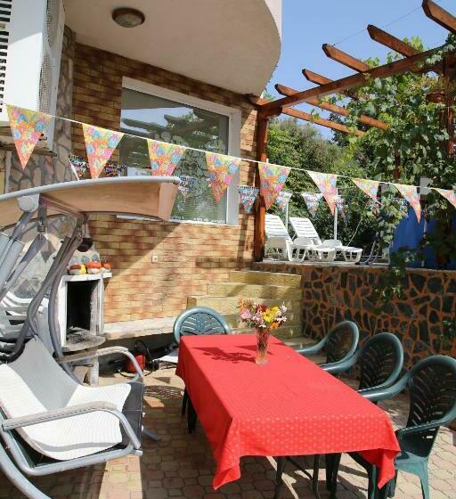 پانسیون Popov Guest House