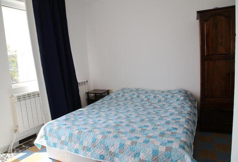 پانسیون Popov Guest House