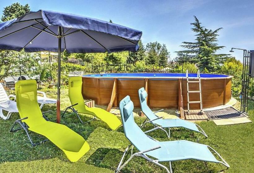 پانسیون Villa Summer House