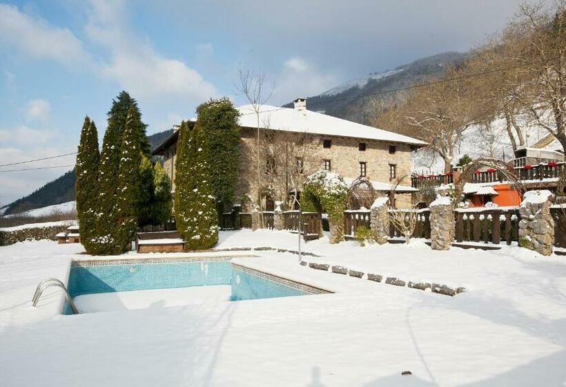 بنسيون Agroturismo Izarre