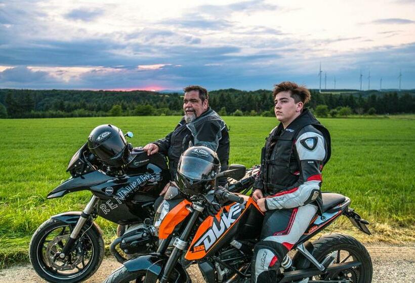 ユースホステル Landgasthaus Moselhöhe