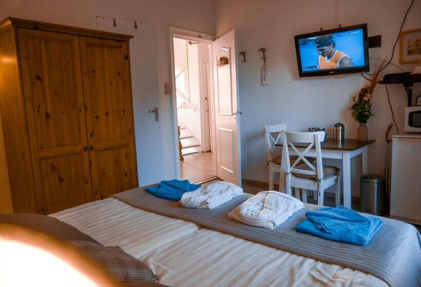 فندق / Pension Villa Tanahlot