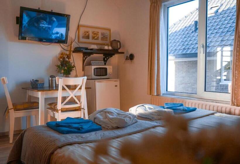 فندق / Pension Villa Tanahlot