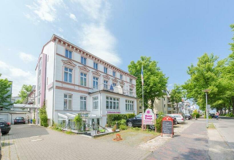 ペンション Haus Troja