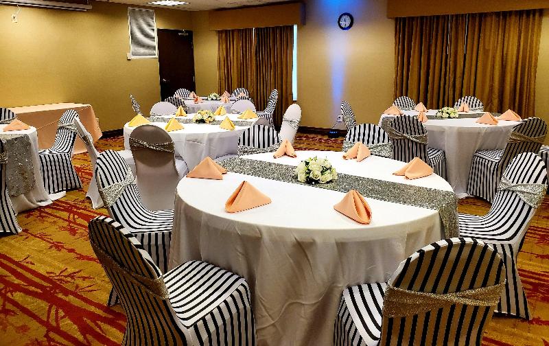Holiday Inn Express Hotel & Suites Cherry Hills, An Ihg